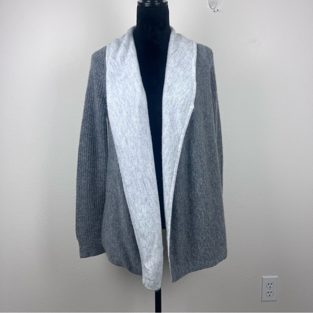 Abercrombie and Fitch Sweater Womens Medium Cardigan Open Front Knit Grey White - Picture 9 of 10
